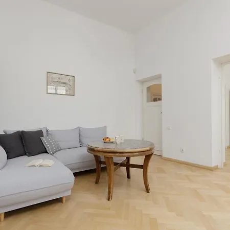 Apartman Family Freta Old Town By Renters *
