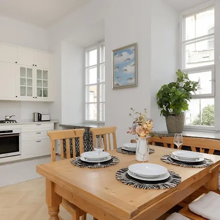 Family Freta Old Town By Renters דירה *